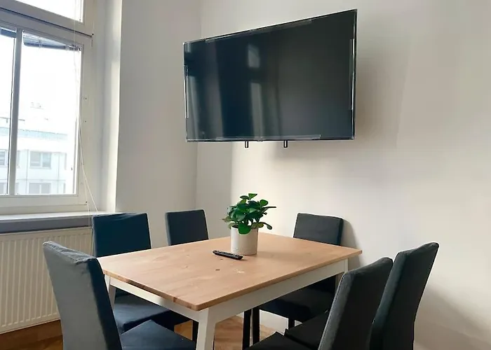 Апартаменти 110m2 Stylish 4 Bedroom