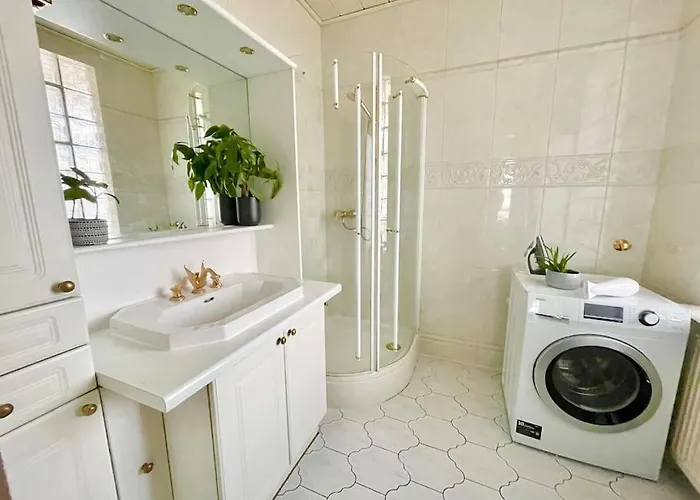 110m2 Stylish 4 Bedroom Апартаменти Відень