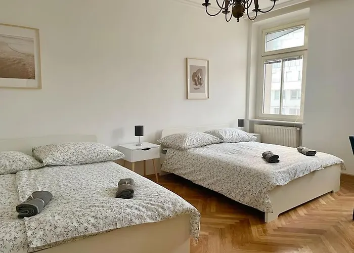 110m2 Stylish 4 Bedroom Апартаменти